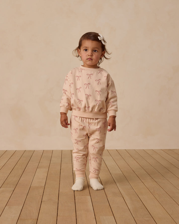 Quincy Mae Relaxed Fleece Sweatpants - Red Bows