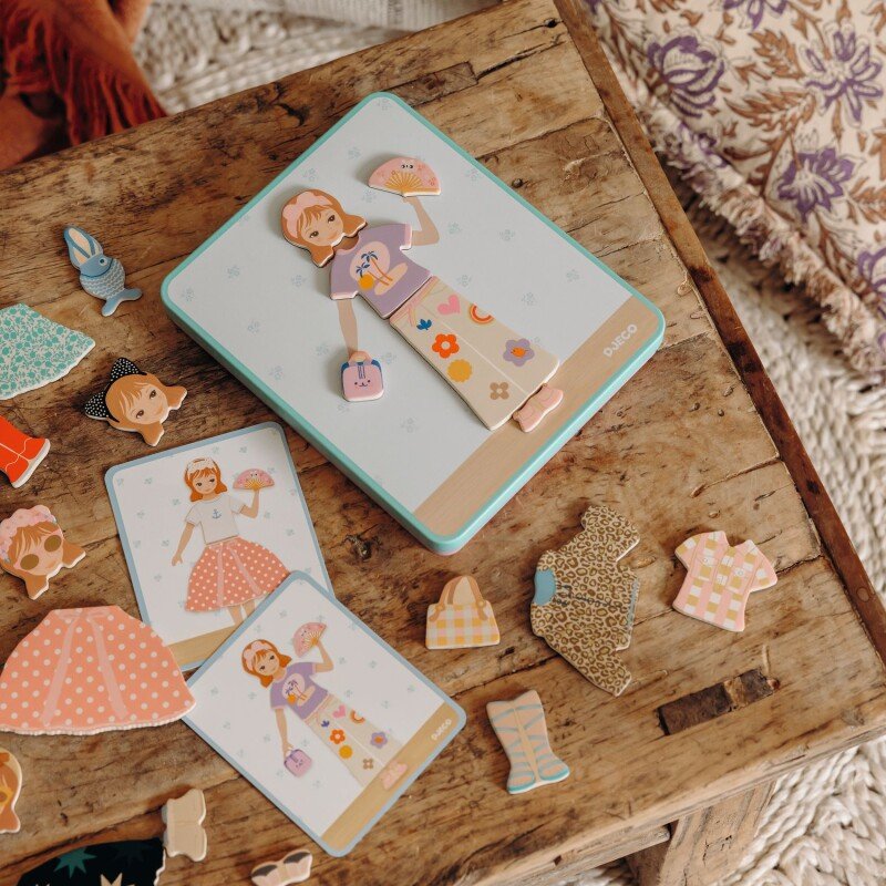 Djeco Inzebox Magnet Game - Dressing Up