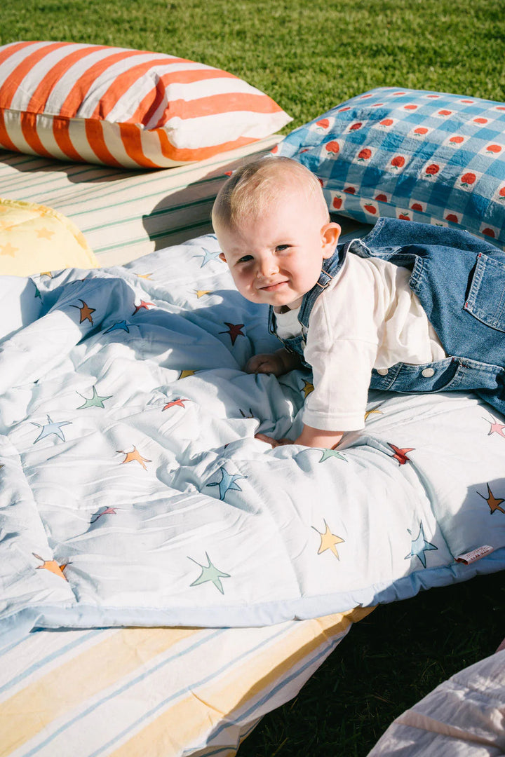 Play Linen Reversible Rainbow Quilt - Retro Star