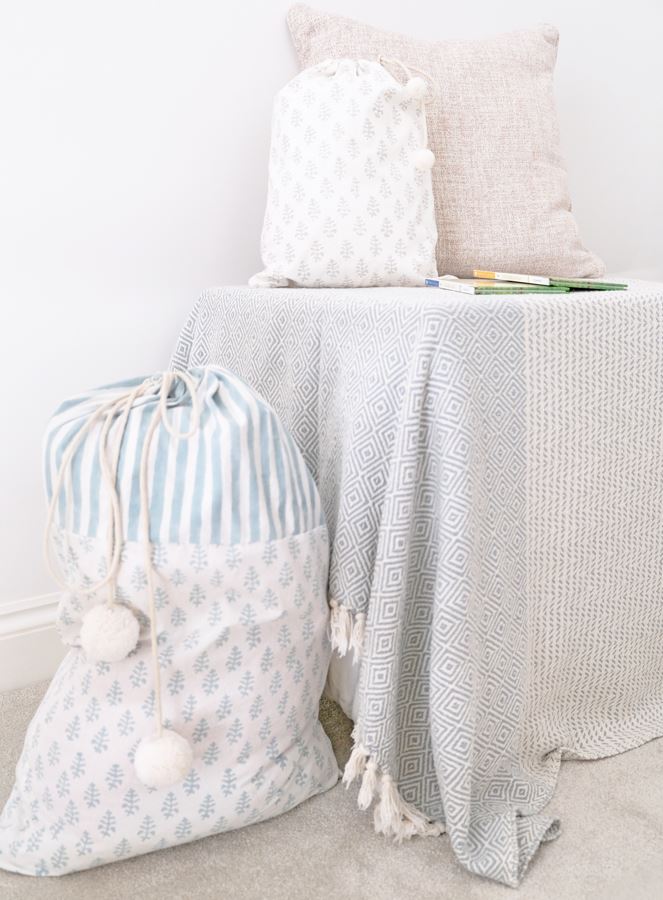 Fiona Walker England Drawstring Storage Pom Pom Bag - Blue