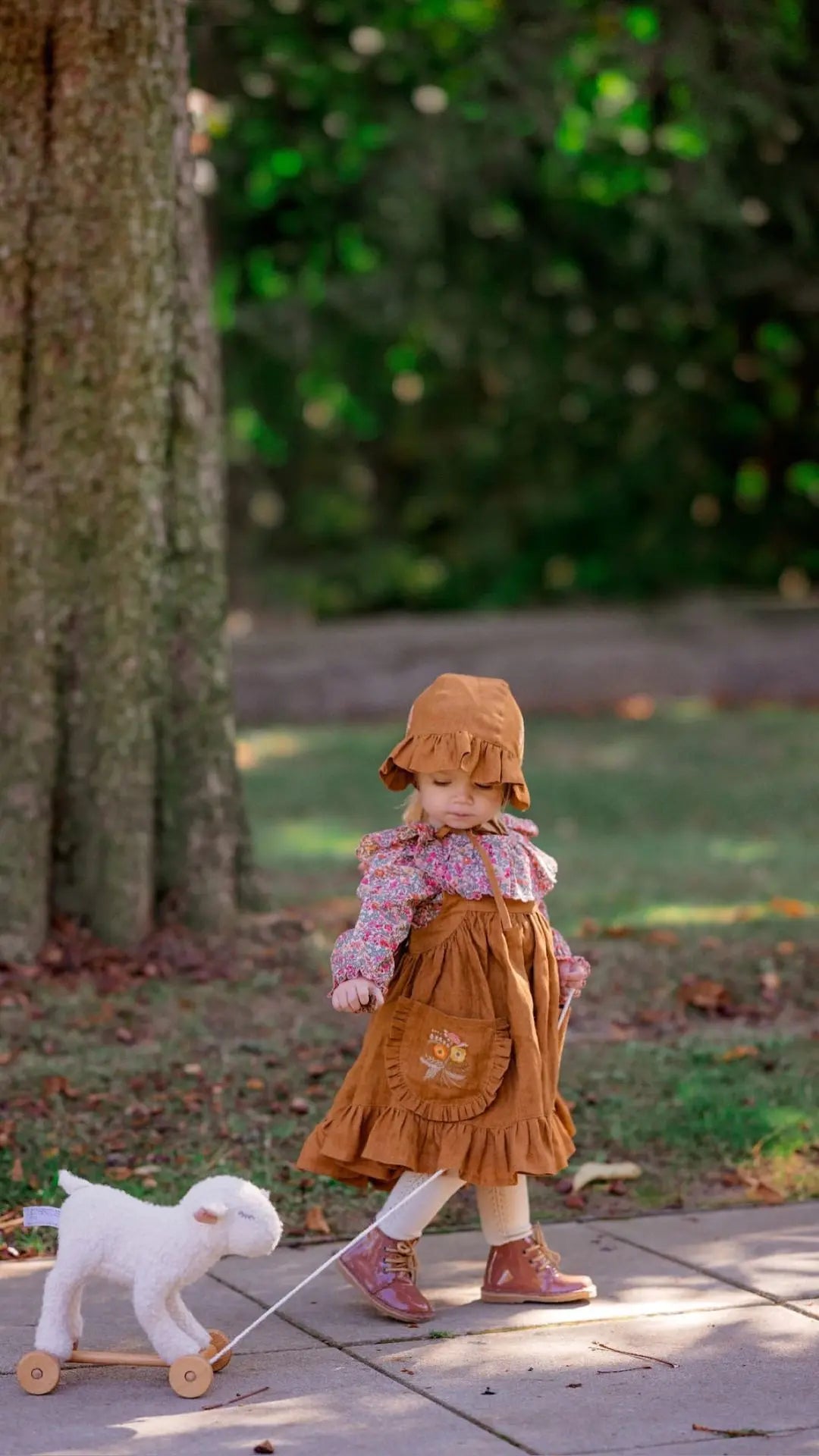 Egmont Toys Pull Along Mary Lamb