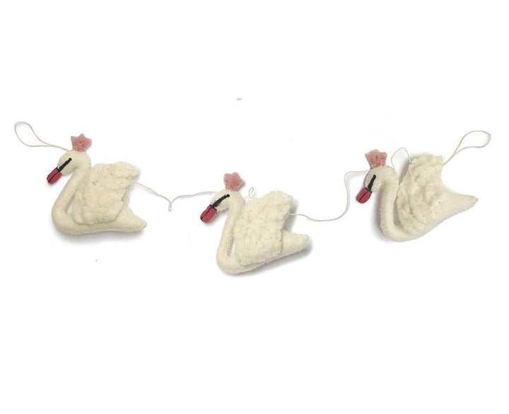 Gamcha Swan Garland - Cream