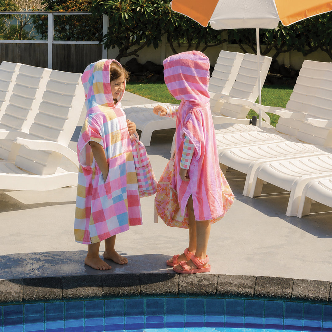 Crywolf Hooded Towel - Pop Gingham
