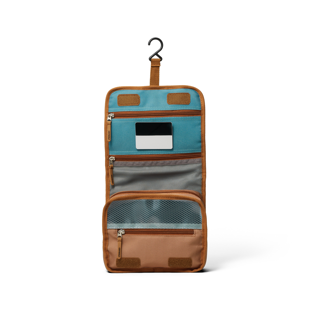 Crywolf Core Hanging Toiletry Bag - Moss Colourblock