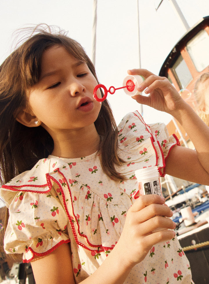 flöss Sofia Short Sleeved Dress - Soft White Berry / Pre Order