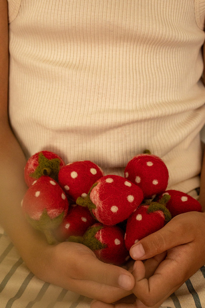 Muskhane Strawberry Felt Fruit - 1 piece