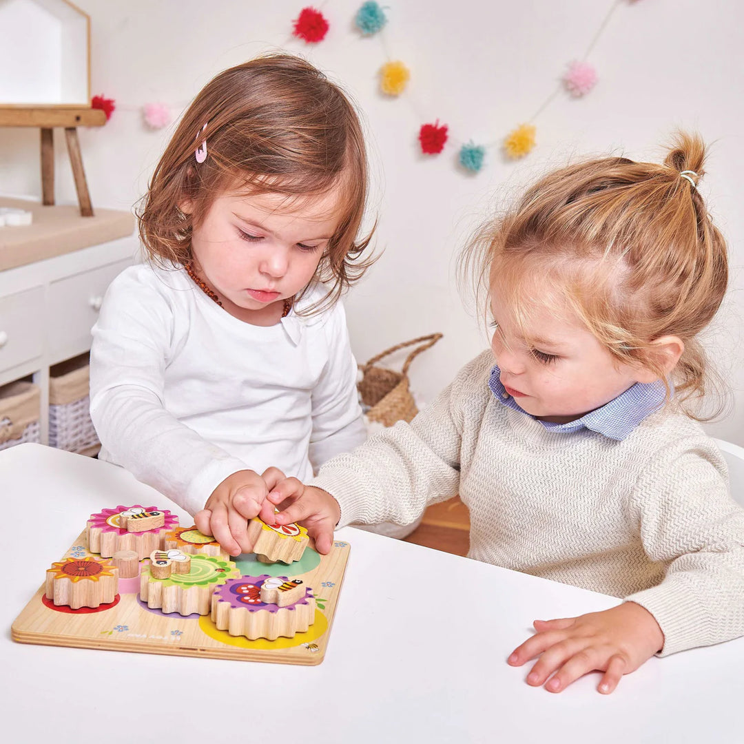 Le Toy Van - Gears & Cogs "Busy Bee Learning"