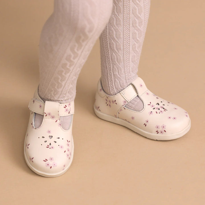 Pretty Brave Miley - Winter Bloom