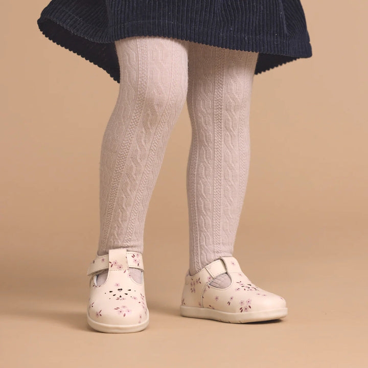 Pretty Brave Miley - Winter Bloom