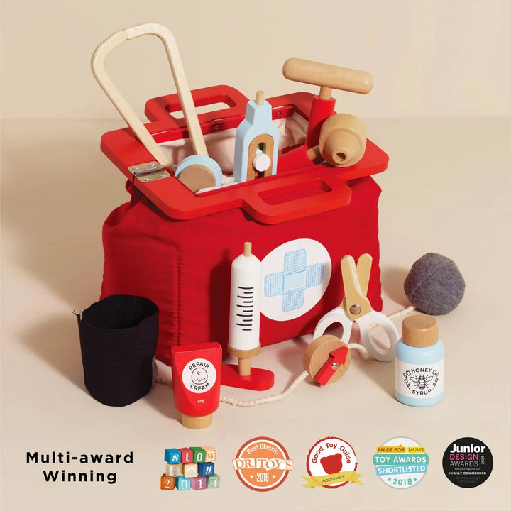 Le Toy Van Doctors Bag Set