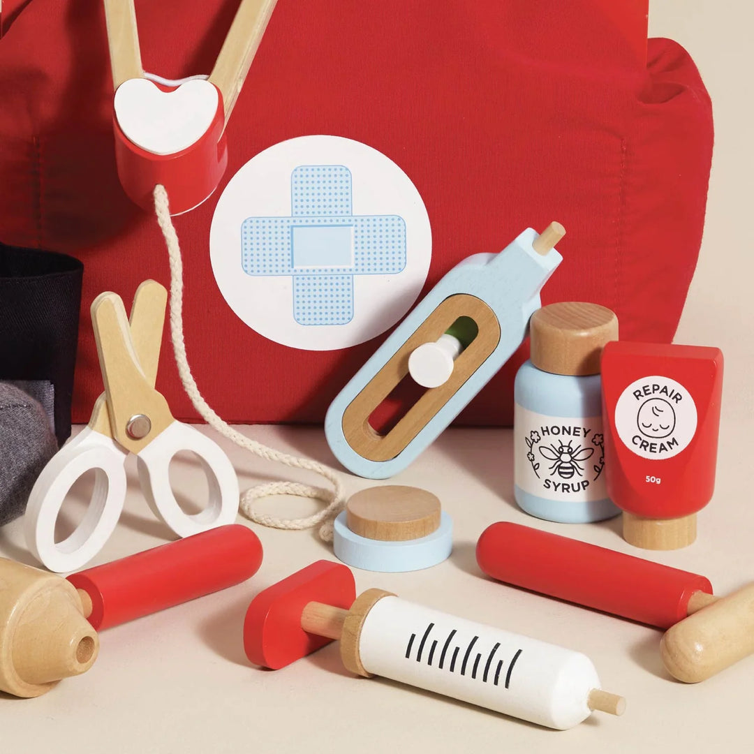 Le Toy Van Doctors Bag Set