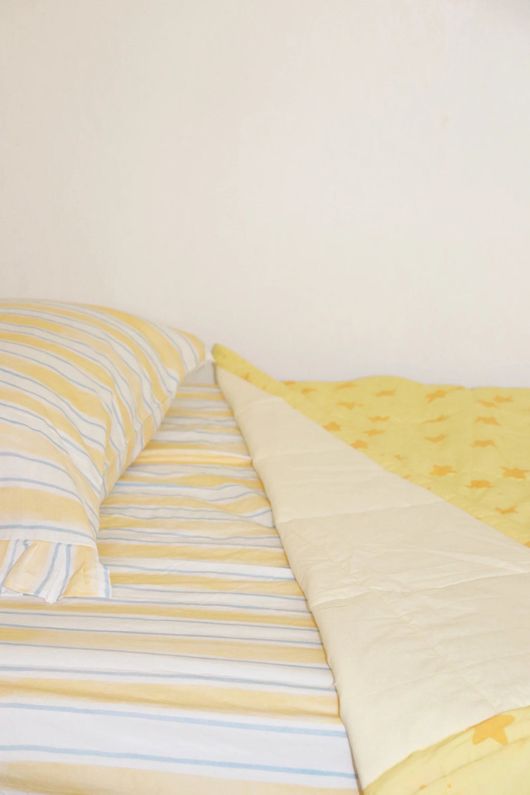 Play Linen Reversible Quilt - Star Sprinkle