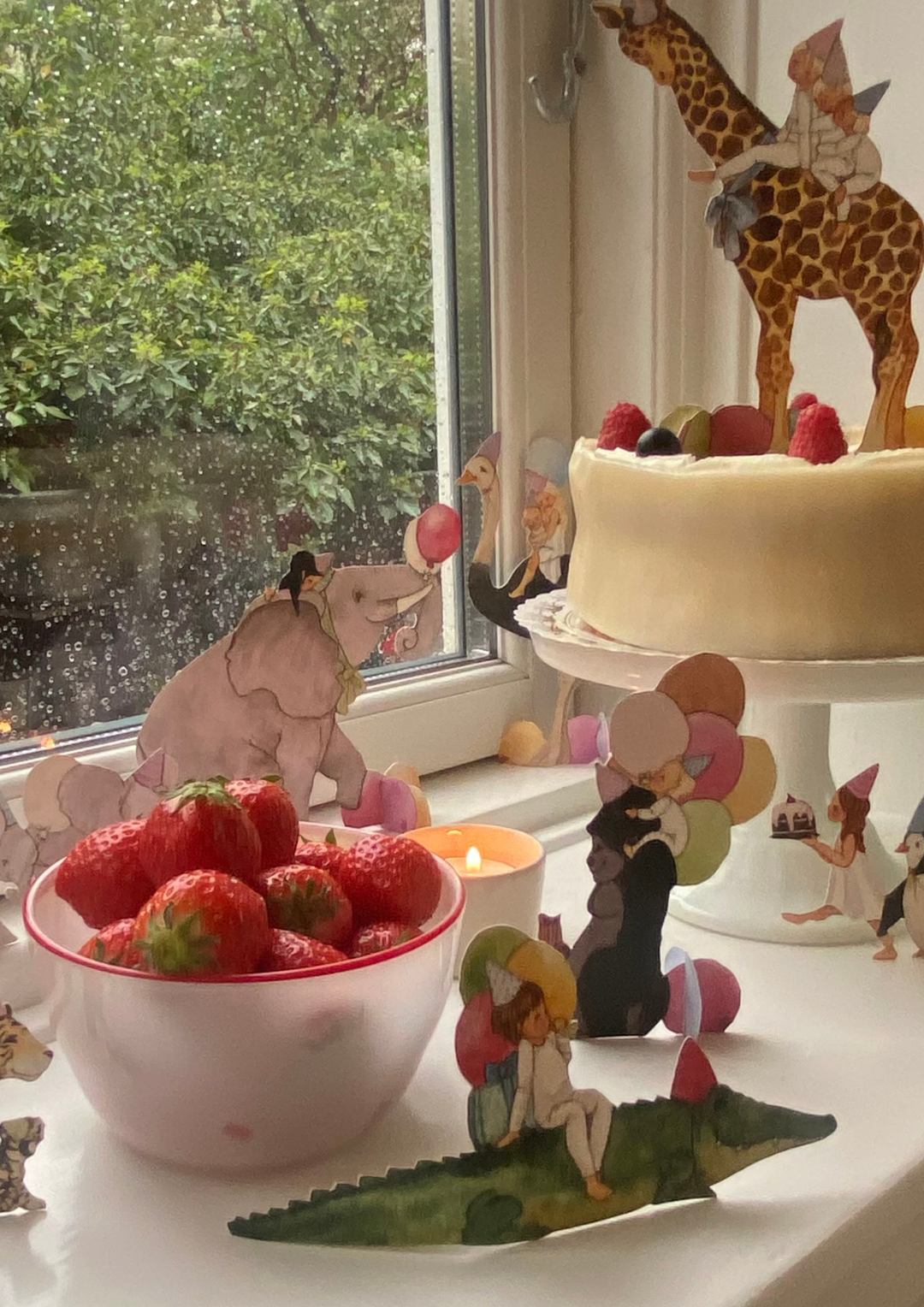 Tall Hat Tales Birthday Decoration - Giraffe