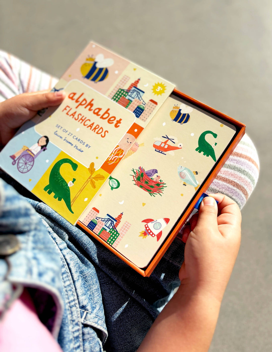 Lauren Sissons Studio - A-Z Illustrated Alphabet Flashcards