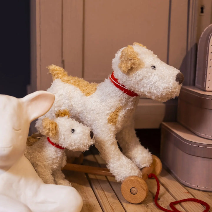 Egmont Toys Pull Along Eliot Dog