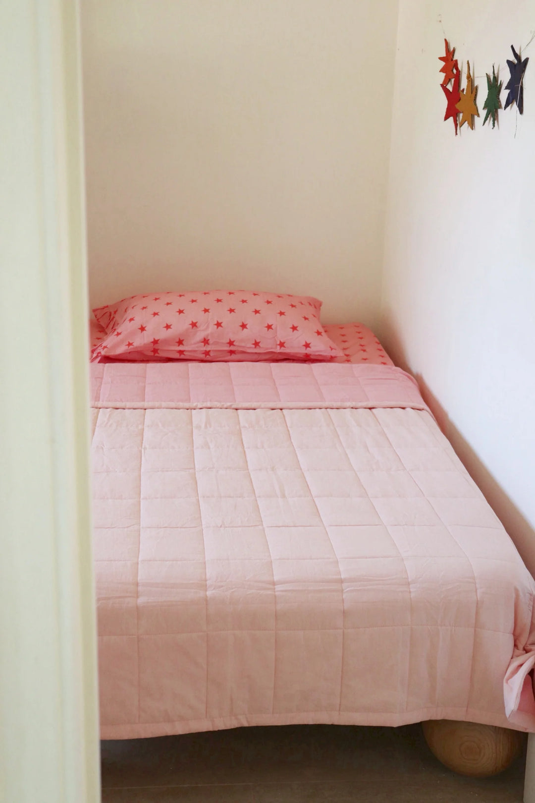 Play Linen Reversible Quilt - Fairy Floss