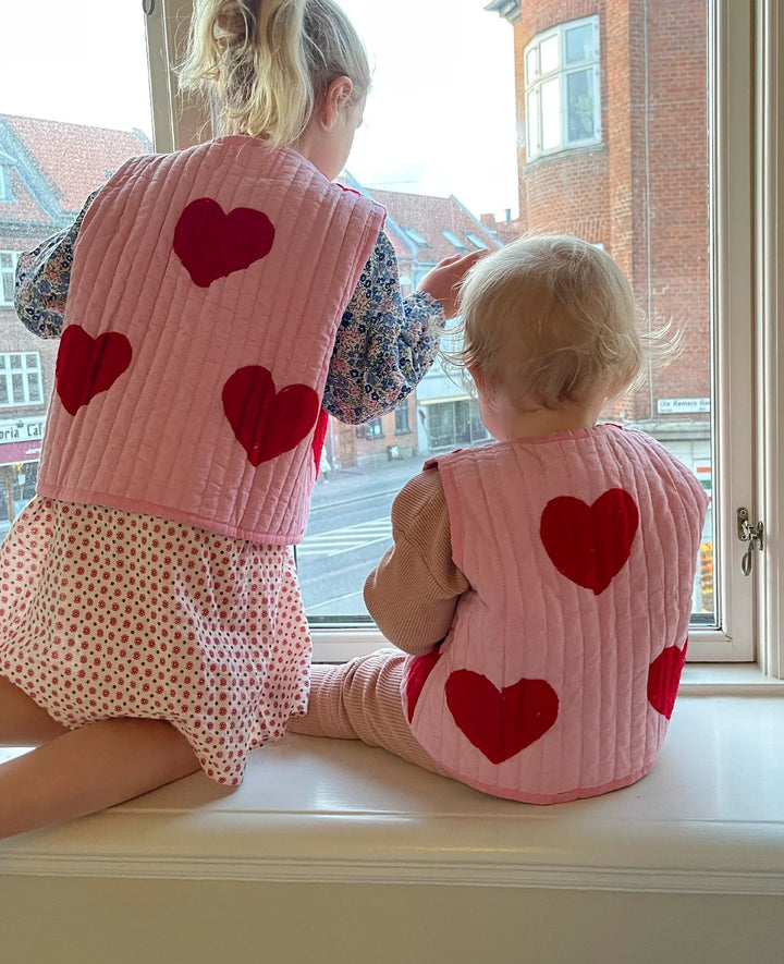 SISSEL EDELBO MINI Honey Mini Vest - Red Hearts