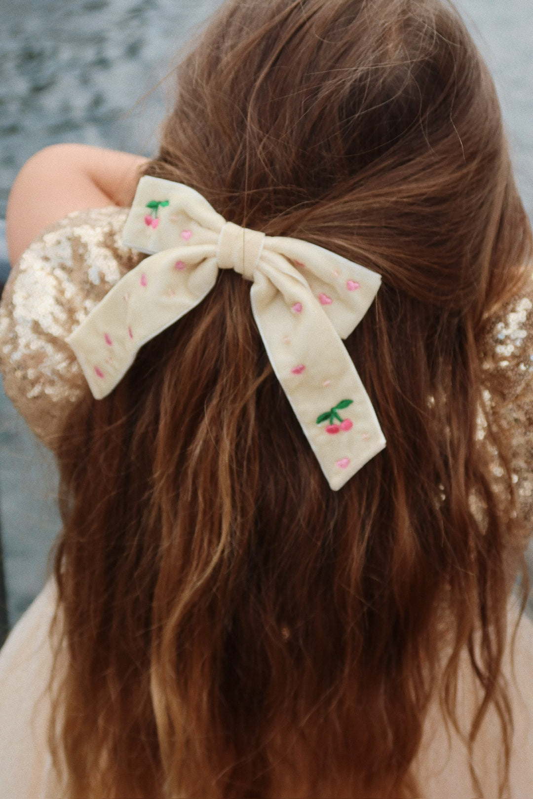 Konges Sløjd Velvet Bow Pearl Hairclip - Pearled Ivory