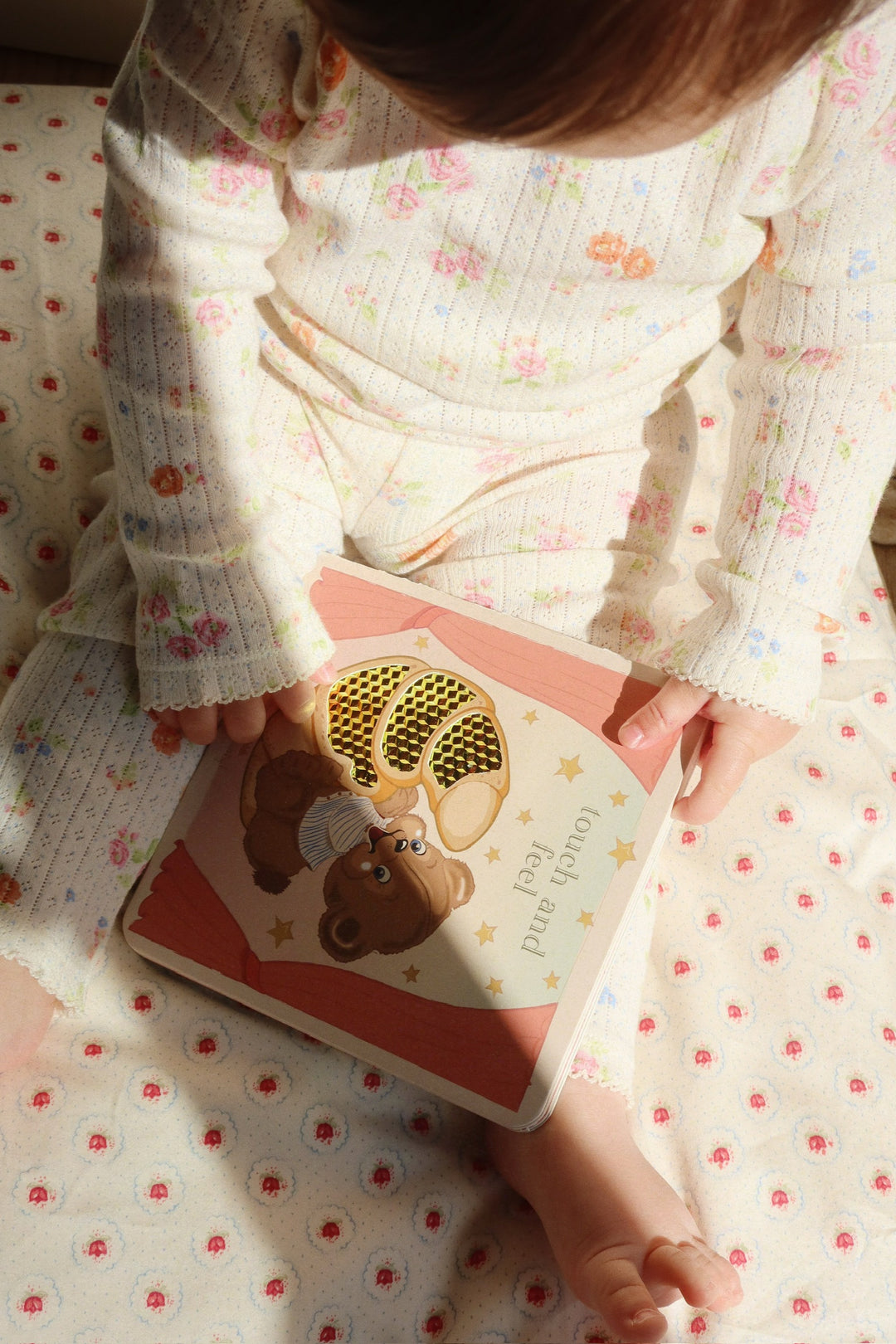 Konges Sløjd Touch and Feel Baby Book - Multi