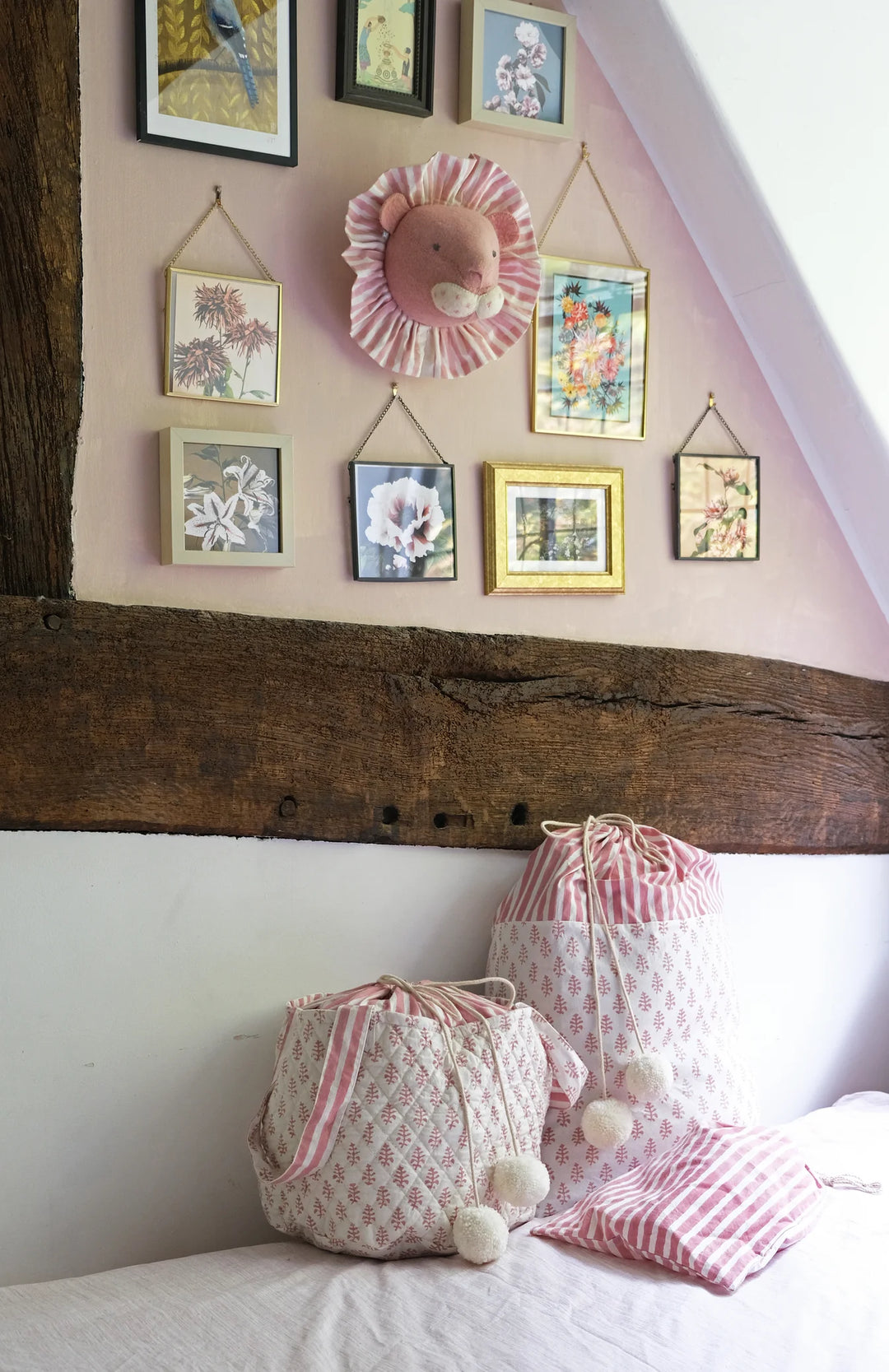 Fiona Walker England Drawstring Storage Pom Pom Bag - Pink