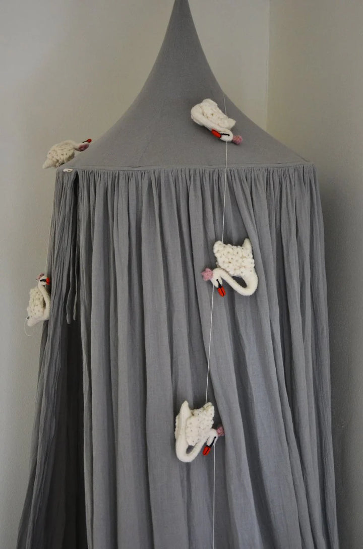 Gamcha Swan Garland - Cream